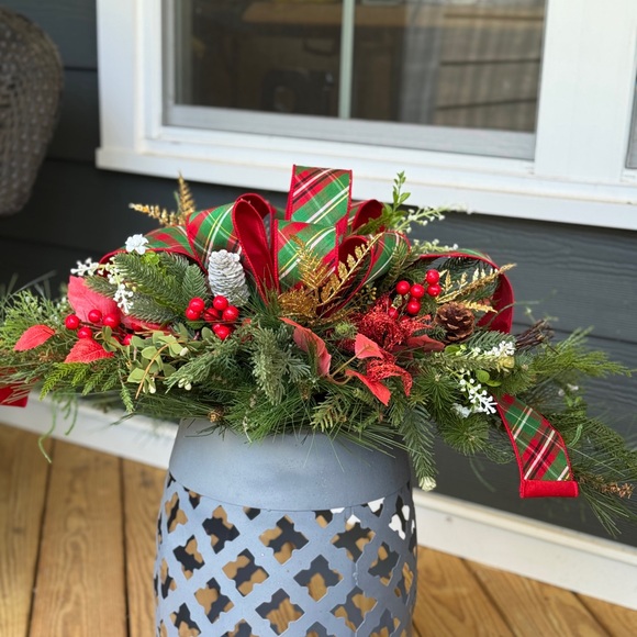 Versatile Red and Green Holiday Decor - Picture 2 of 10